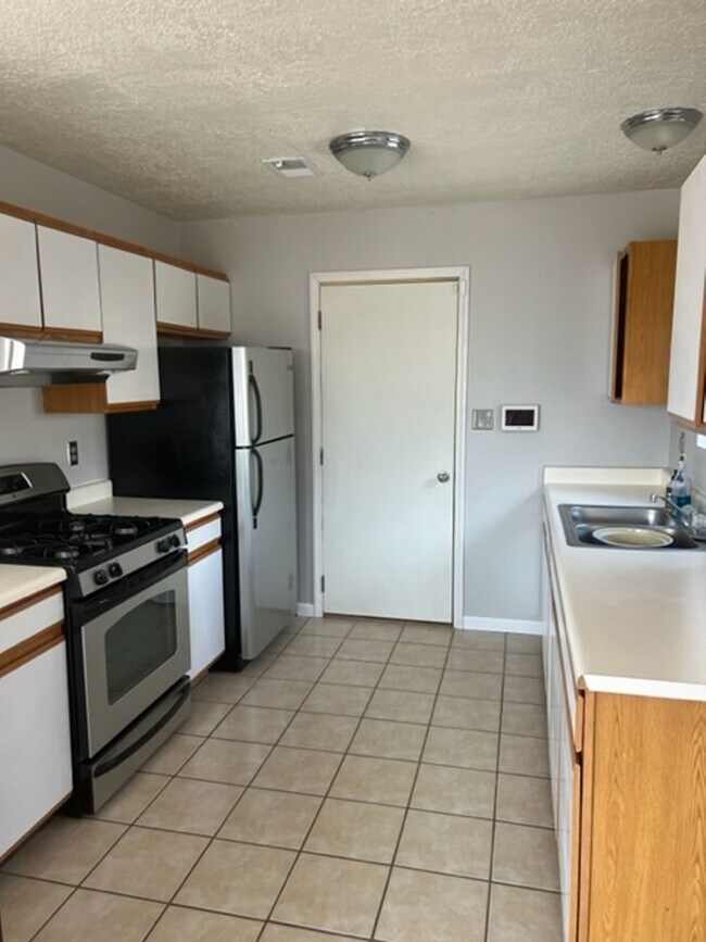 Building Photo - Cute condo in the Cherry Hills subdivision