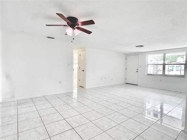 Foto del edificio - 7235 Potomac Dr