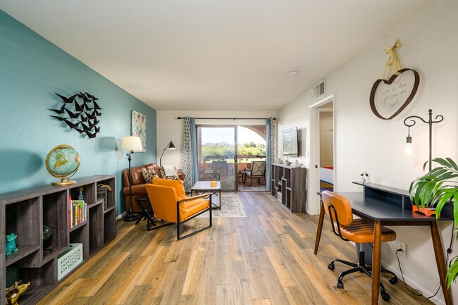 Building Photo - 4303 E Cactus Rd