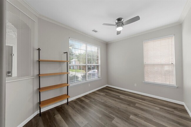 Building Photo - 17958 Brent Dr