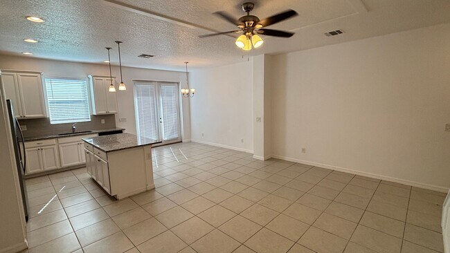 Foto del edificio - 3BD/2.5BA Town Home in Goldenrod Reserve C...