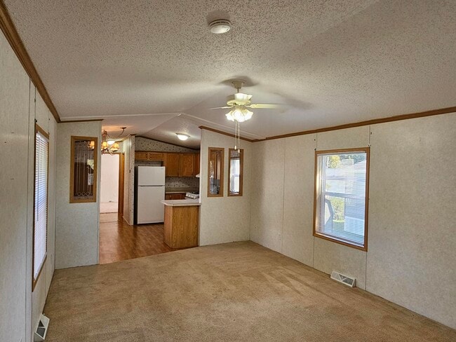 Building Photo - 20 Kris Ann Dr