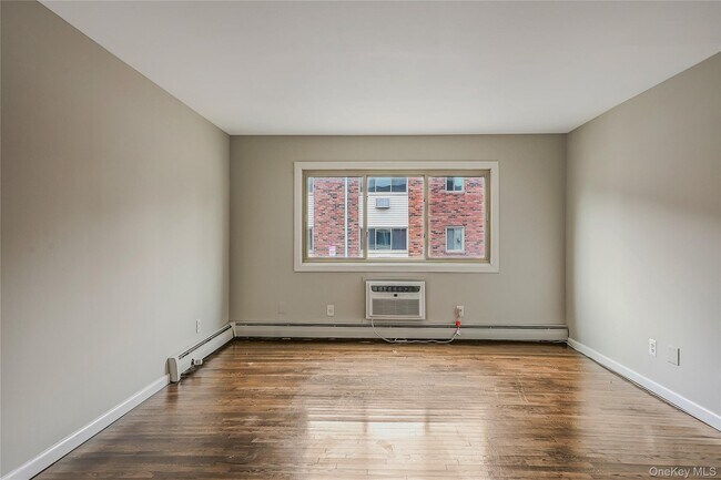 Foto del edificio - 2453 Union Blvd