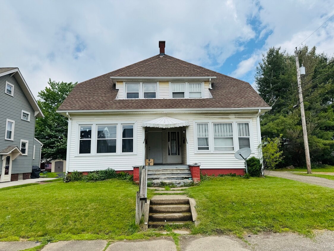 Primary Photo - 1301 Woodward Pl NW