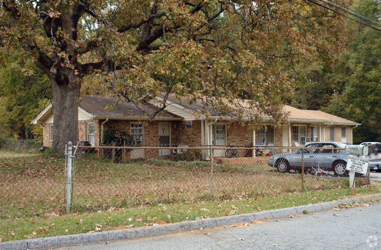 Primary Photo - Stoney Brook Apartments