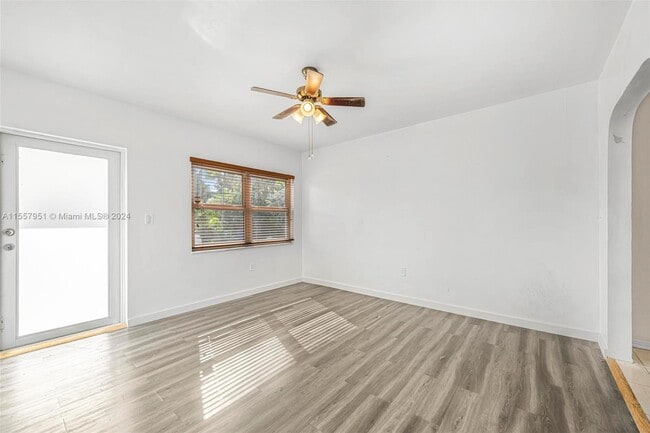 Building Photo - 1400 SW 36th Ave
