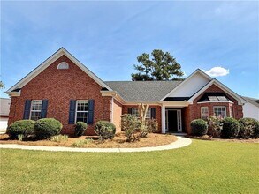 Building Photo - 3385 Stoneleigh Run Dr NE