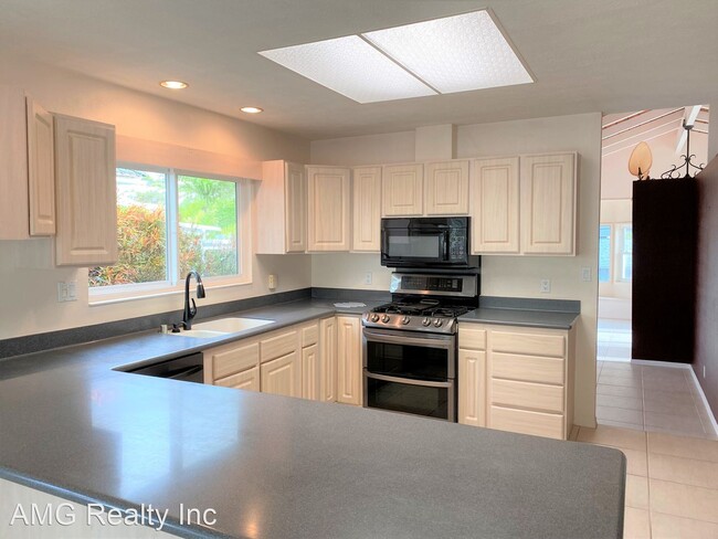 Building Photo - 3 br, 2 bath House - 882 Kahena Street