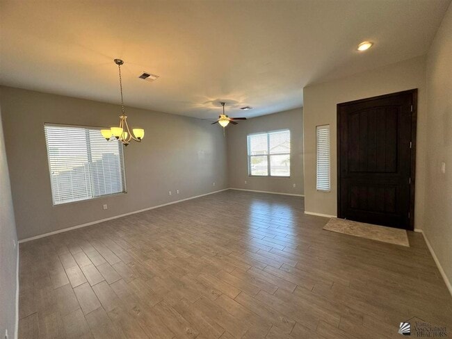 Foto del edificio - 7843 E 38th St