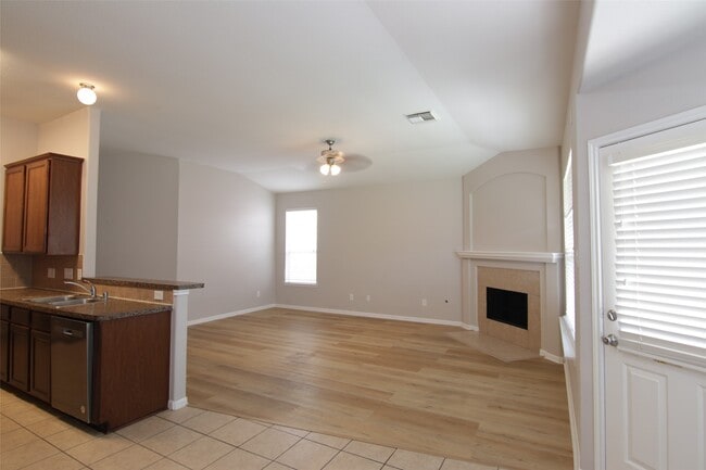 Foto del edificio - 2635 Jade Forest Ln