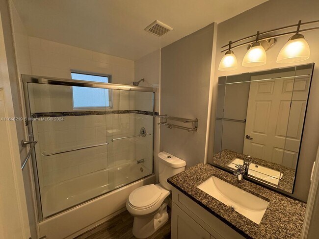 Foto del edificio - 3245 Cypress Glen Way