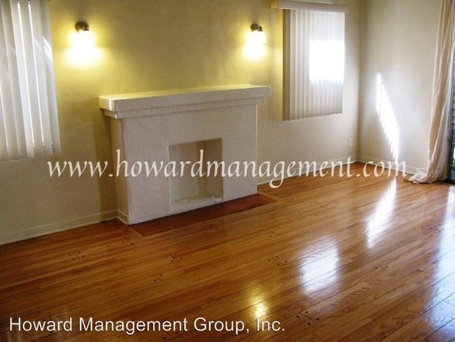 Building Photo - 232 N Almont Dr