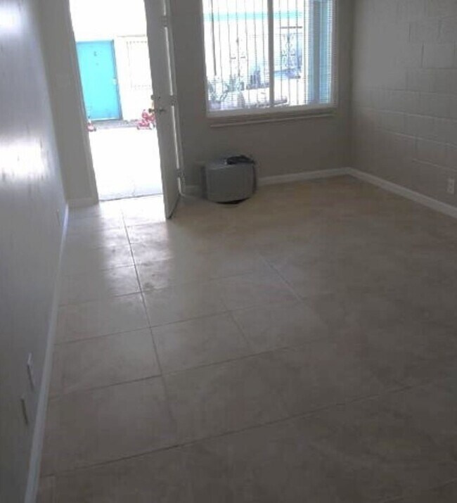 Foto del edificio - 2 bedroom Condo