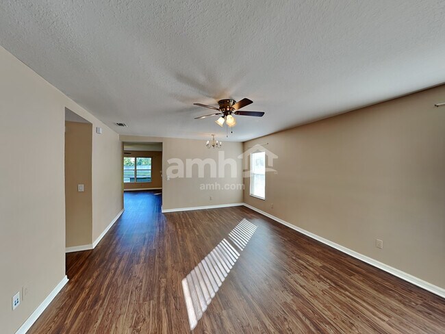 Building Photo - 6608 Waterton Drive