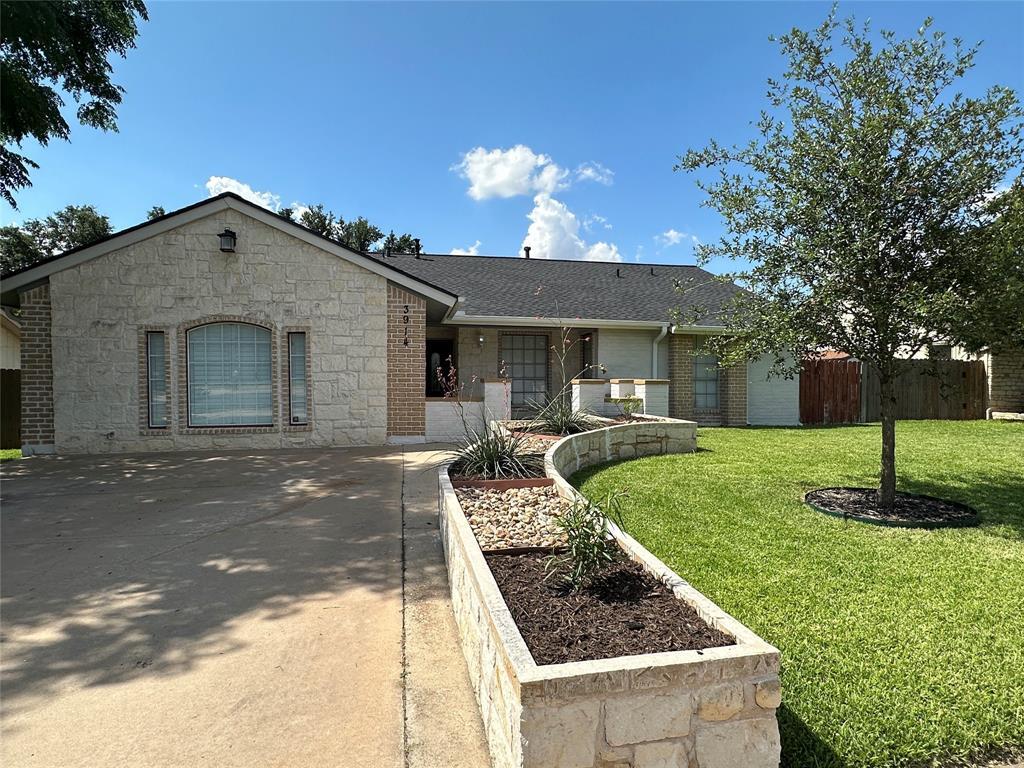 Primary Photo - 3914 Hillside Dr