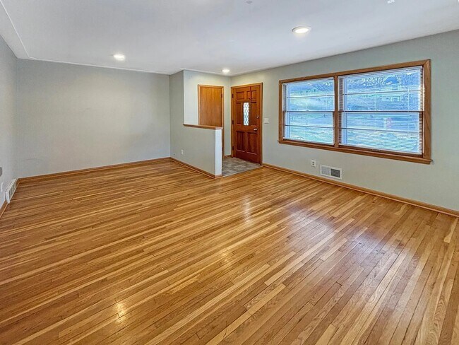 Foto del edificio - 5711 Xerxes Ave S