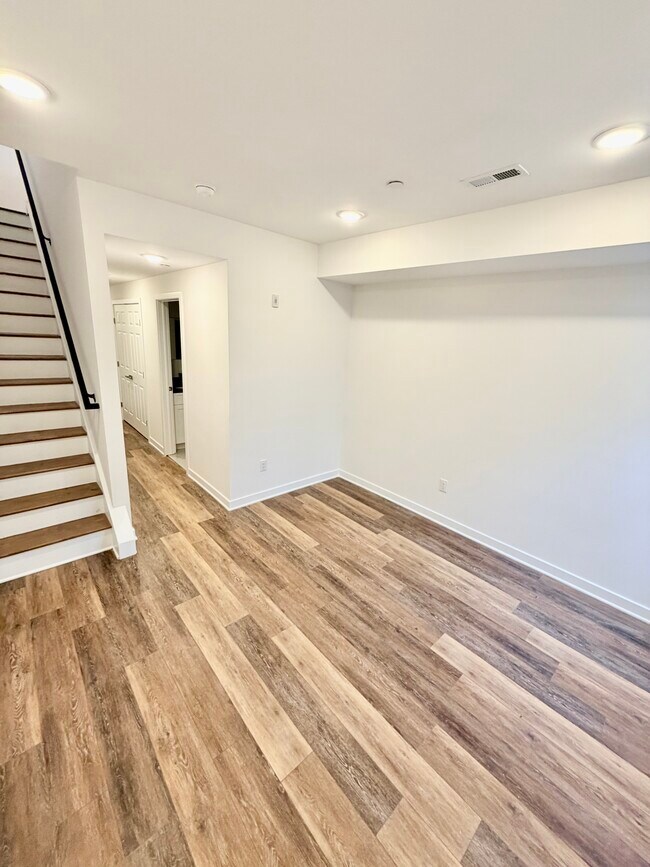 Building Photo - 2722 Master St