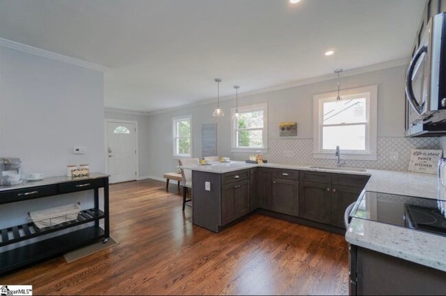 Photo - 6 Pleasant Ridge Ave House