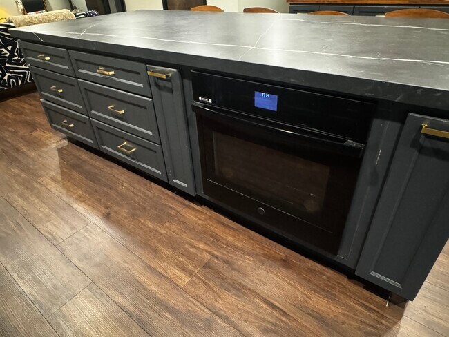 Foto del edificio - 6810 Topaz Dr SW