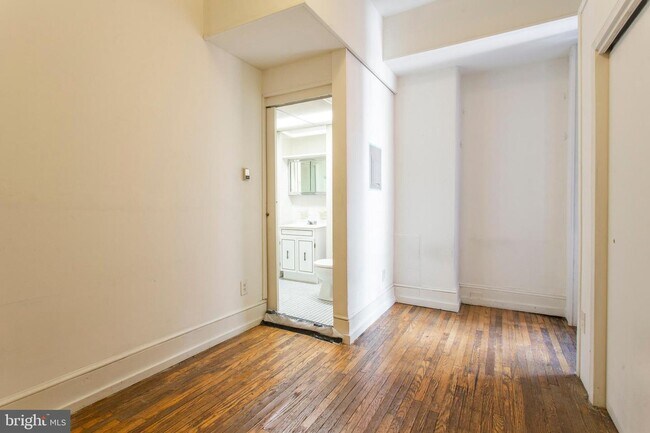 Building Photo - 1807 Spruce St