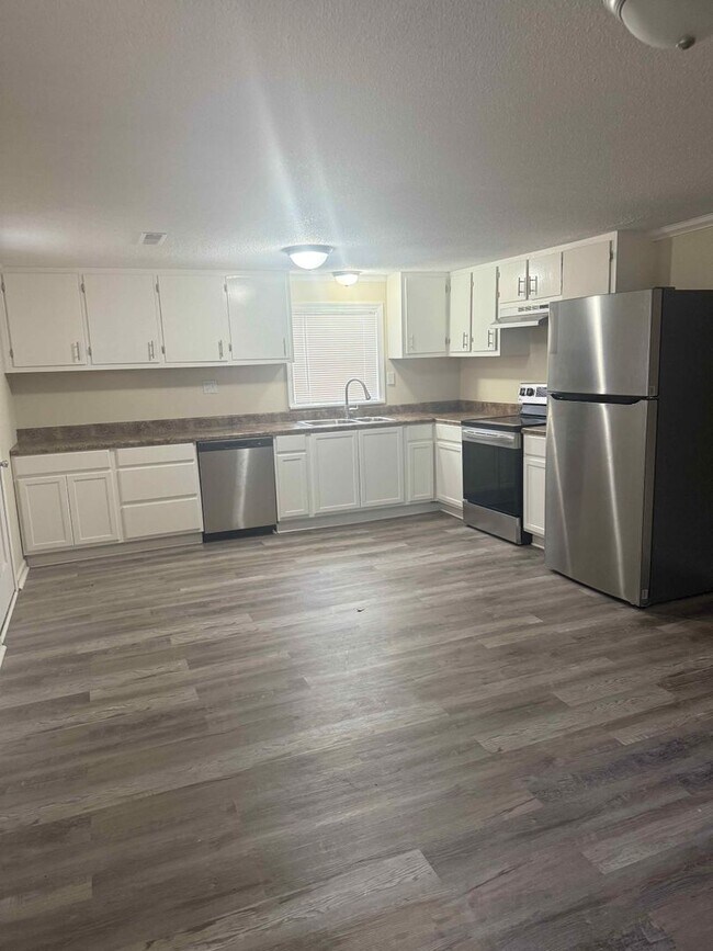 Foto del edificio - Remodeled 3 BDR / 2 BA Home, Small Town Living