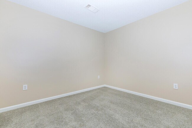 Foto del edificio - Lakeshore Crossing Apartments