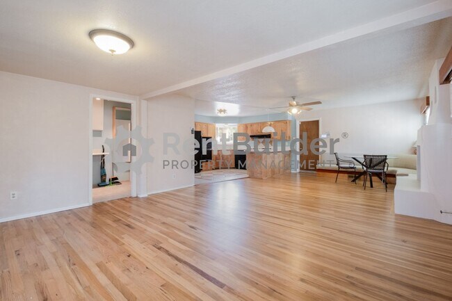 Foto del edificio - CALL US TODAY AT (505) 808-6467 TO SCHEDULE A CONVENIENT SHOWING