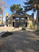 Building Photo - 2706 Jennydiane Dr