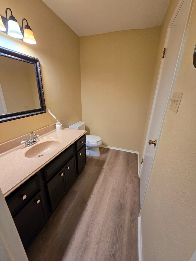 Building Photo - 5669 Birchmont Dr