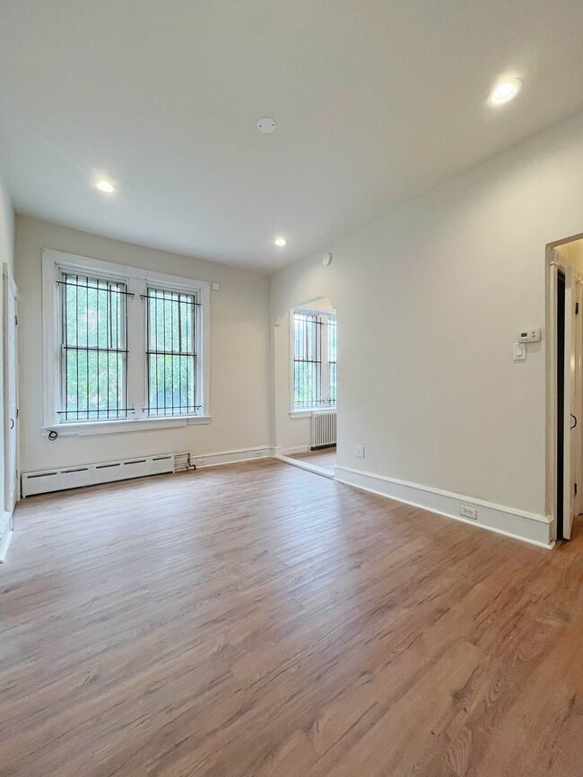 Building Photo - 408 W Olney Ave