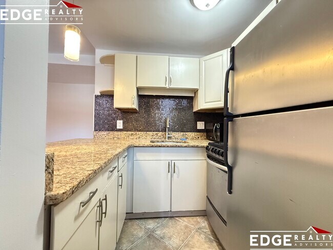 Building Photo - 110 Lanark Rd