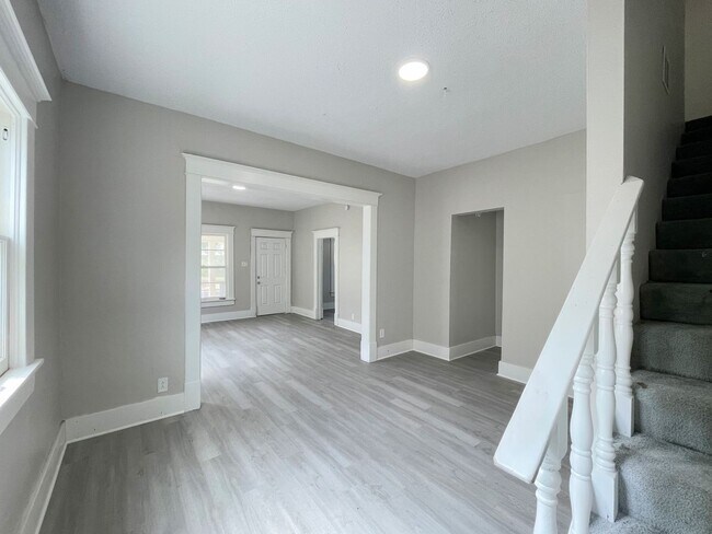 Foto del edificio - Large 3 bedroom home