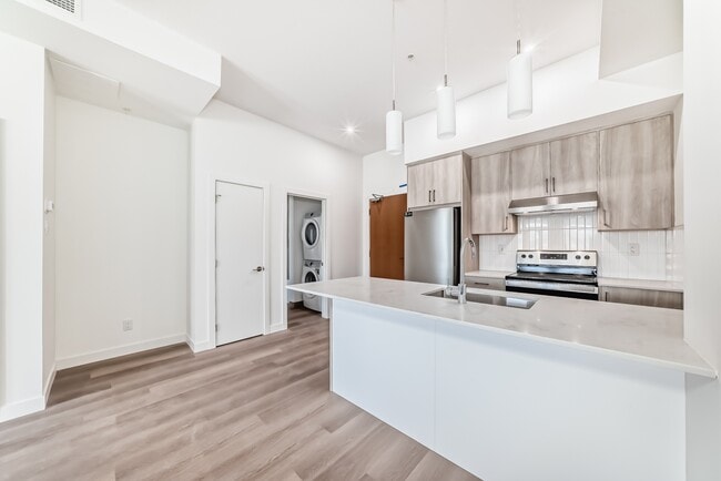 Building Photo - Balsam in Aspen Spring