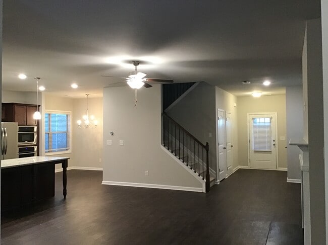 Building Photo - 3620 Moon Crest Drive