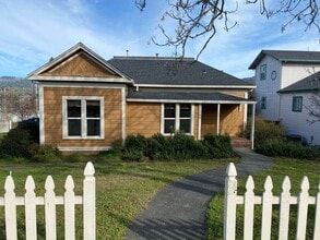 Building Photo - 21280 Geyserville Ave