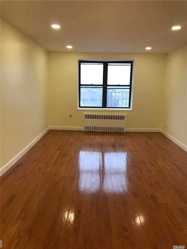 Foto principal - 14458-144-60 Sanford Ave