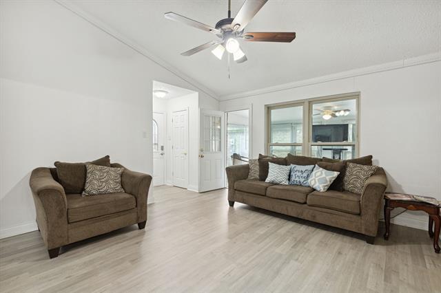 Foto del edificio - 5205 Shoregate Dr