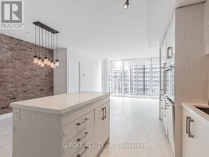 Building Photo - 39 Sherbourne St