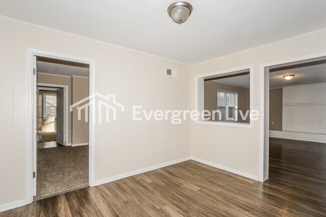 Building Photo - 3082 Robbiedon St