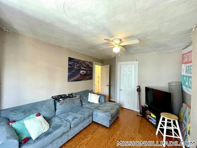 Building Photo - 15 Sewall St