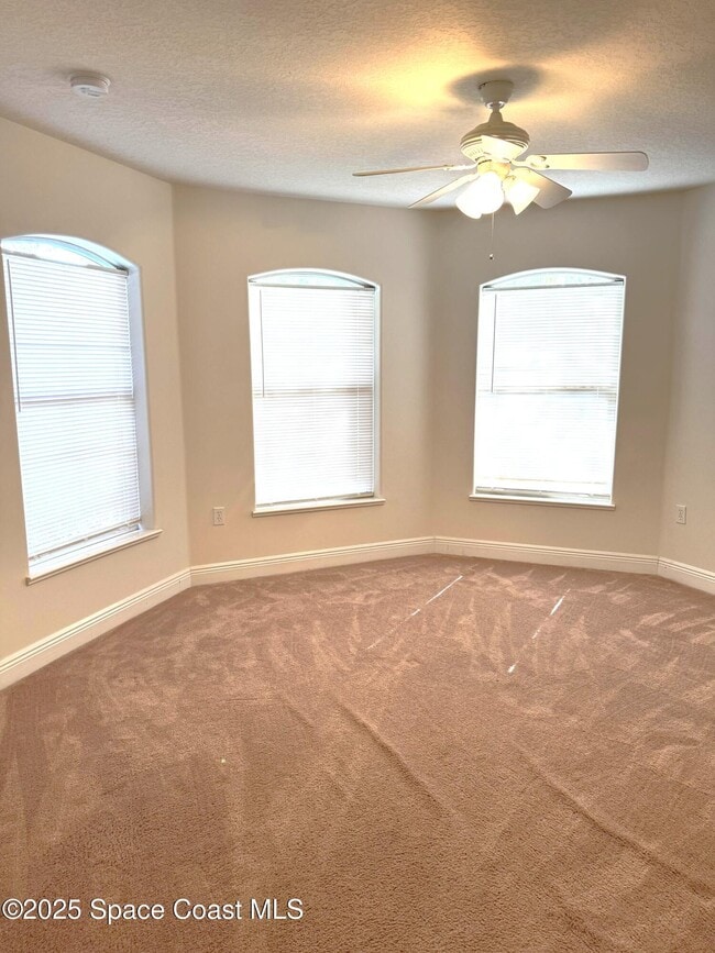 Foto del edificio - 4158 Rolling Hill Dr