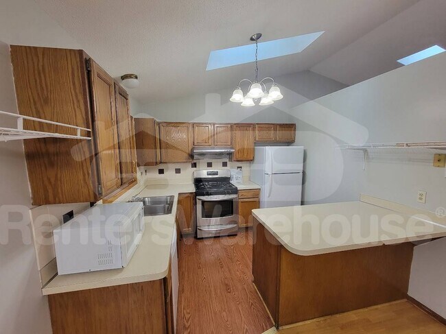 Foto del edificio - 6028 68th Ave N