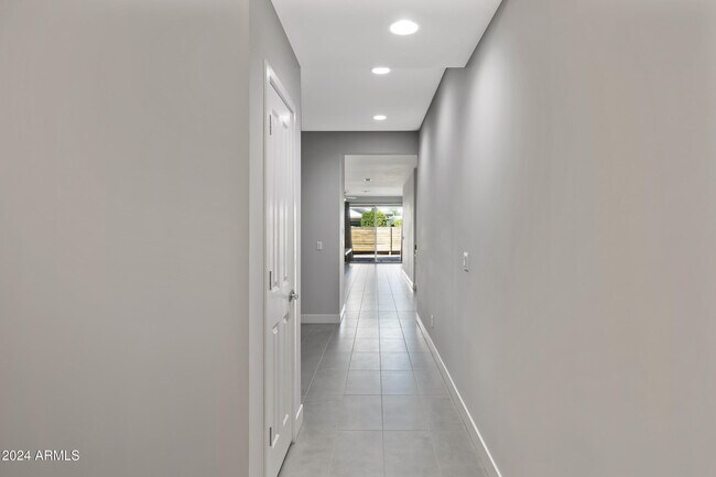 Foto del edificio - 14396 W Wethersfield Rd