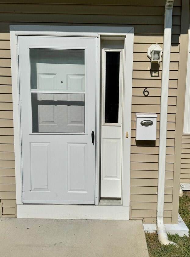Foto principal - 466 Danbury Rd