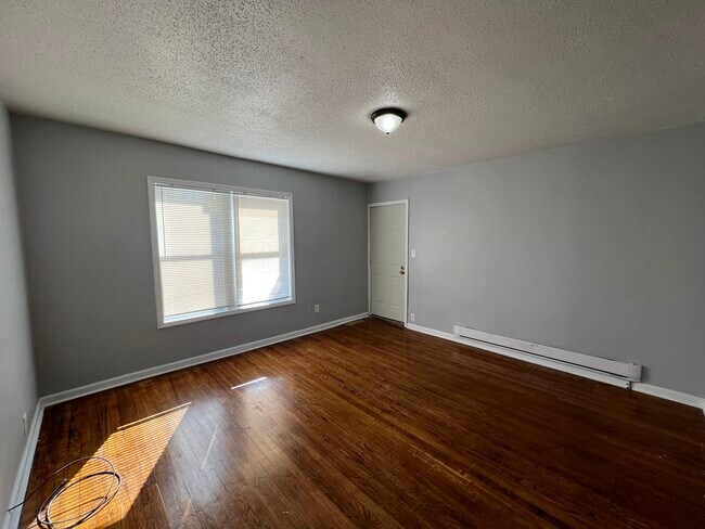 Foto del edificio - 609 E Paterson St