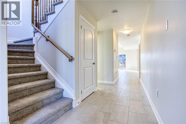 Building Photo - 20 Elvira Wy