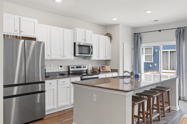 Building Photo - 4686 Wildaire Ln