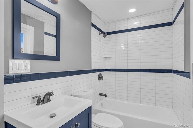 Foto del edificio - 31-33-33 Burr Ave