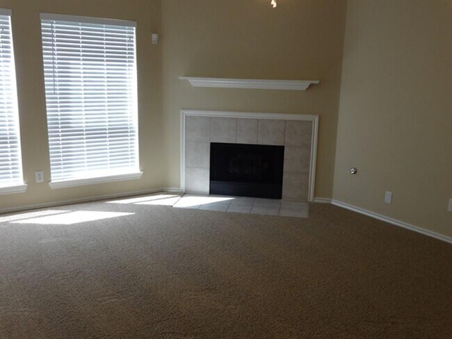 Building Photo - 5108 Lockhart Dr