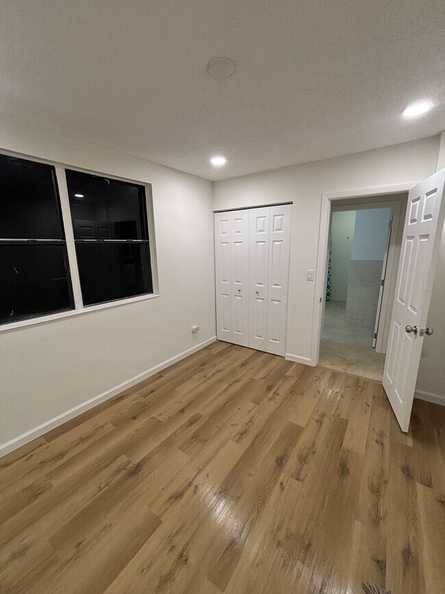 Building Photo - 202 2nd St